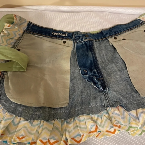 Women’s apron handmade upcycled recycled denim Chevron tie closure - Picture 5 of 8